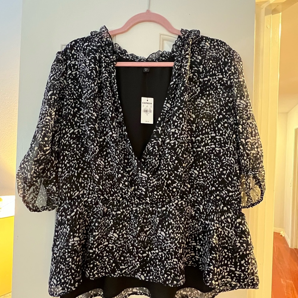 Express Black & White Puff Sleeve Ruffled Blouse